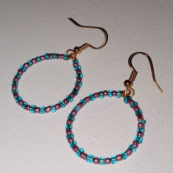 CLEARANCE Teal and pink beaded circle earrings - Picture 2 of 3